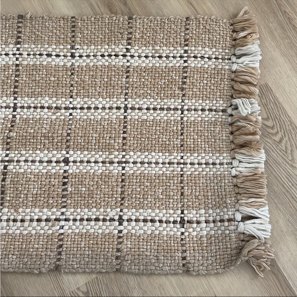 Pre Owned Neutral Woven Rug by Threshold by Studio McGee for Target - Picture 4 of 8